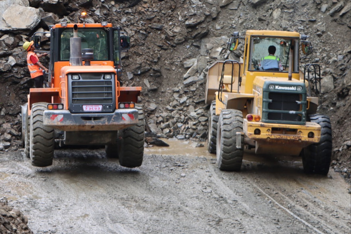 सालझण्डी-ढोरपाटन सडक तीन दिनपछि सञ्चालनमा