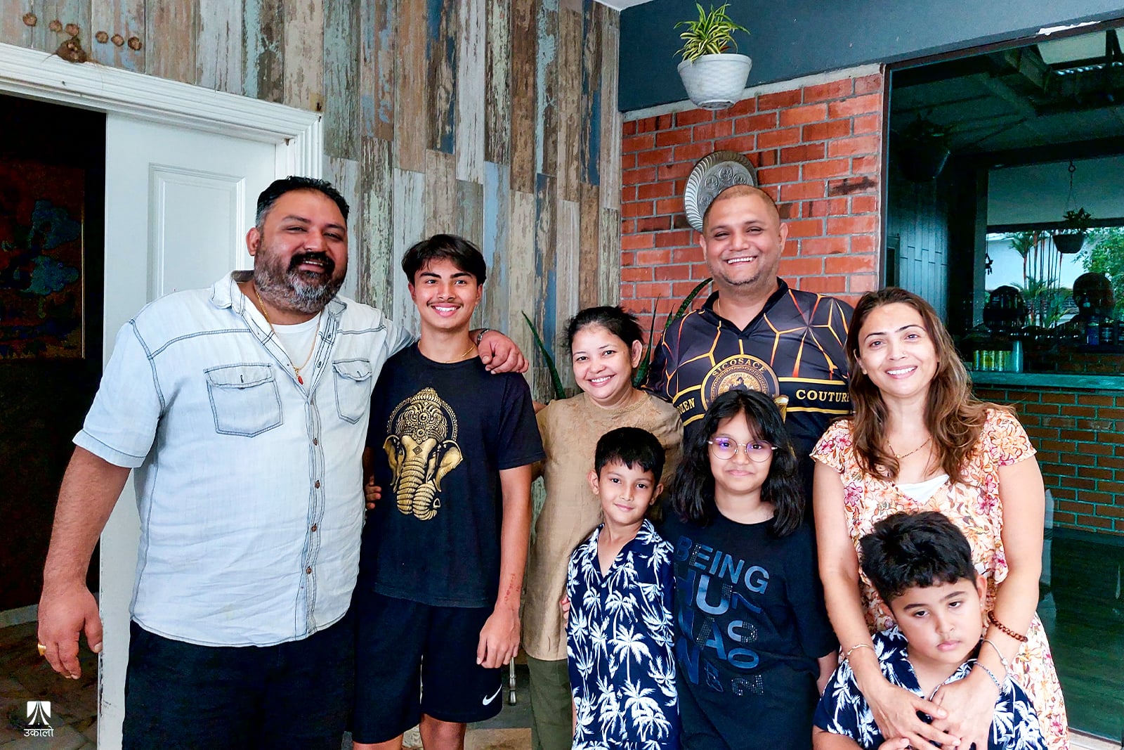 रोशनको परिवार।