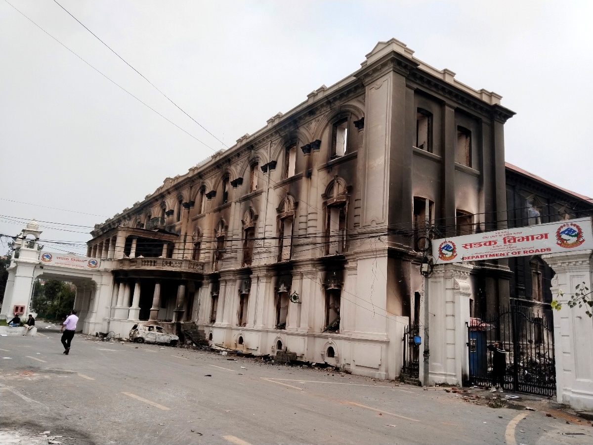 काम नगर्ने २५ रुग्ण सडक ठेक्का तोडियो