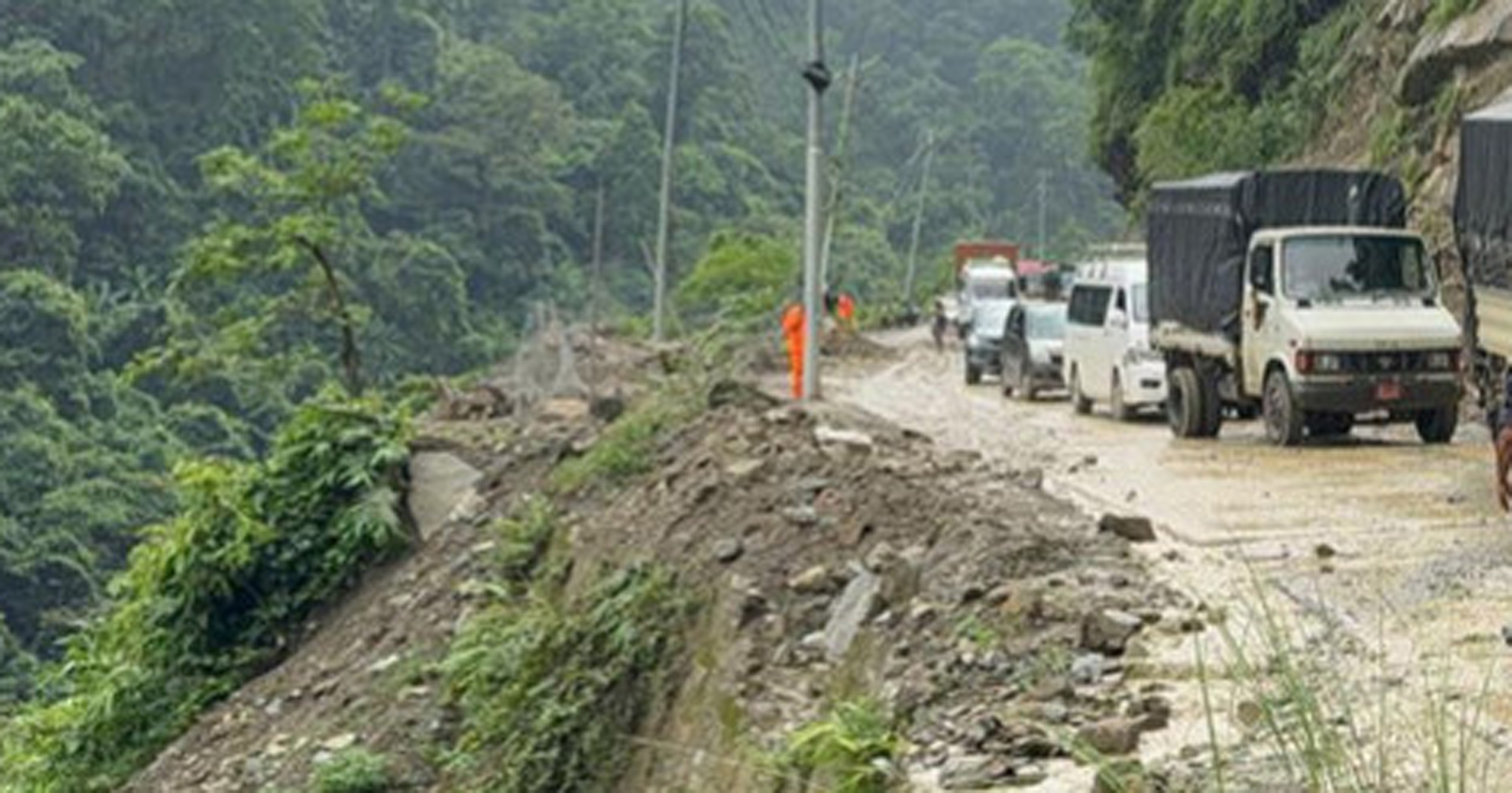 पहिरोका कारण अवरुद्ध पाल्पा–बुटवल सडकखण्ड एकतर्फी खुल्यो