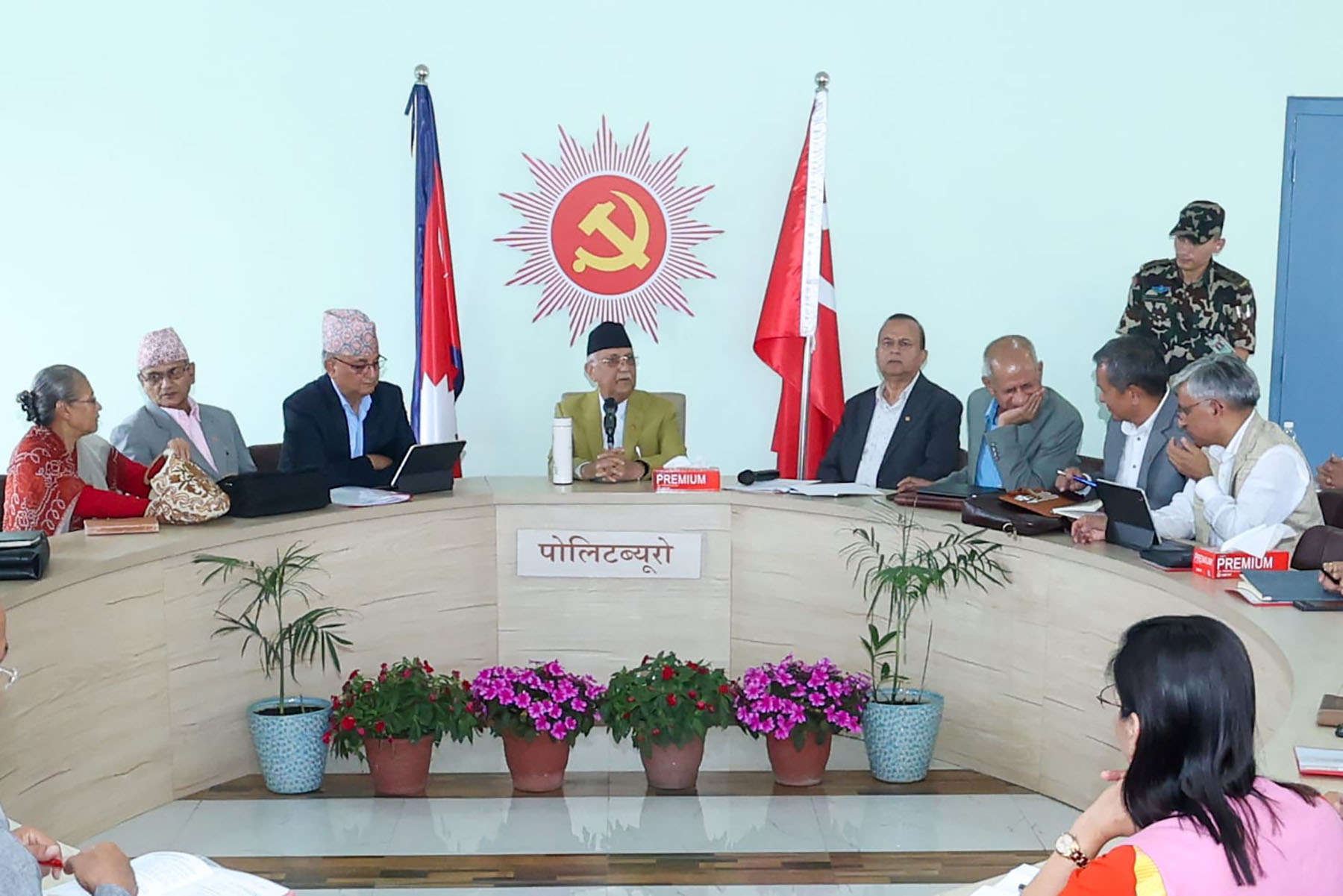 एमाले पोलिटब्युरो बैठकबाट पारित भयो विधान संशोधन प्रस्ताव